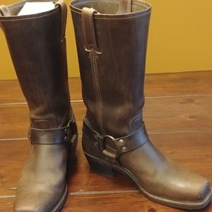 Frye Harness 12R brown boots